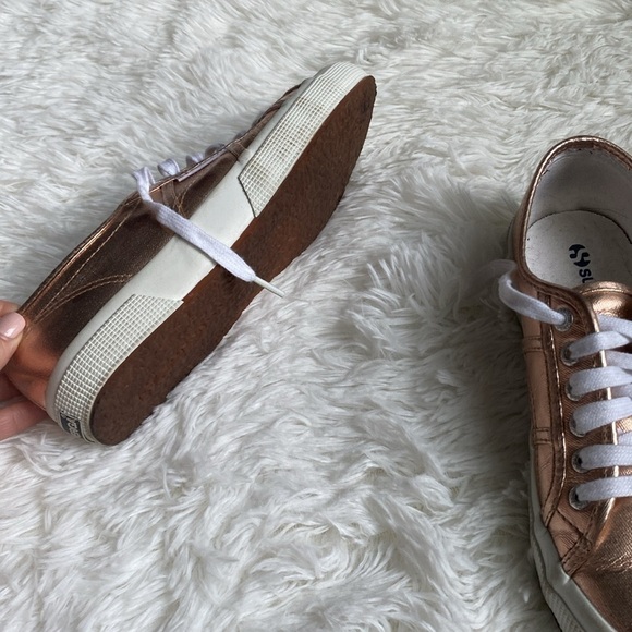 Superga COTU classic sneaker shiny rose gold US size 8. - Picture 5 of 9